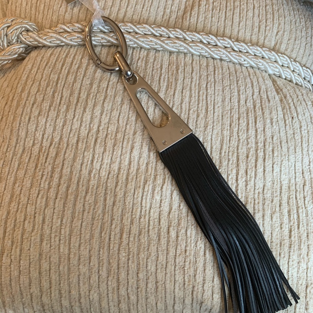 Large tassel enhancer - Picture 2 of 2